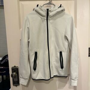 UNIQLO men’s white zip up sweater, good condition size small